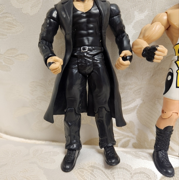 WWE The Undertaker & Rob Van Dam 2003 Jakks Pacific Action Figures - Picture 10 of 13